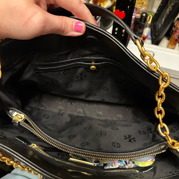 Tory Burch Quilted Alexa Leather Tote with Gold Chain - Picture 6 of 7